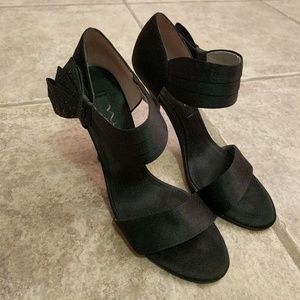 Nina Mew York Black faux bow/rhinestone heels